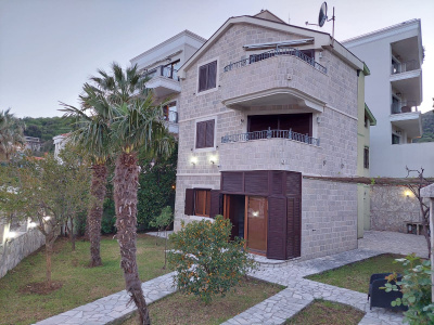 House of 250m2 40 meters from the sea
